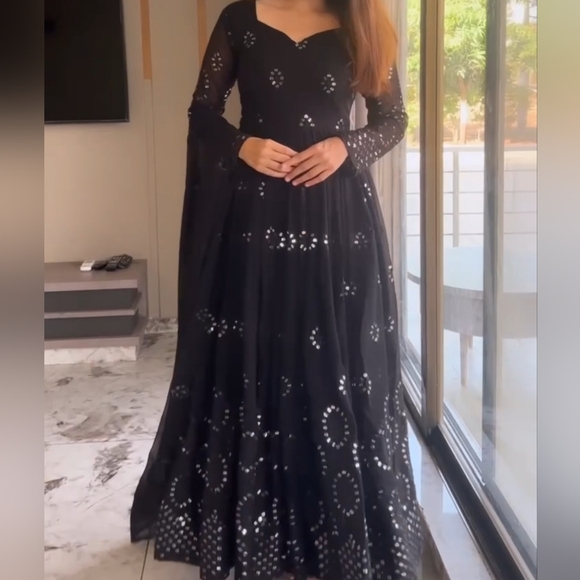 Anarkali 3 set indian dress. - Picture 3 of 3